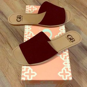 Black leather flat thong